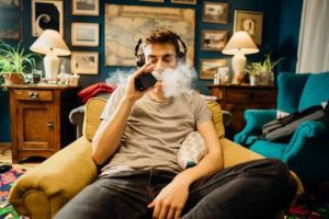 ilikevape.com Heavy e-smokers: in highly dependent ，Understand the folds and balance of life